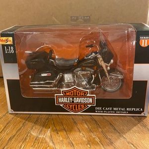 Maisto Harley-Davidson 1978 FLH-80 Electra Glide Diecast 1:18 series 11